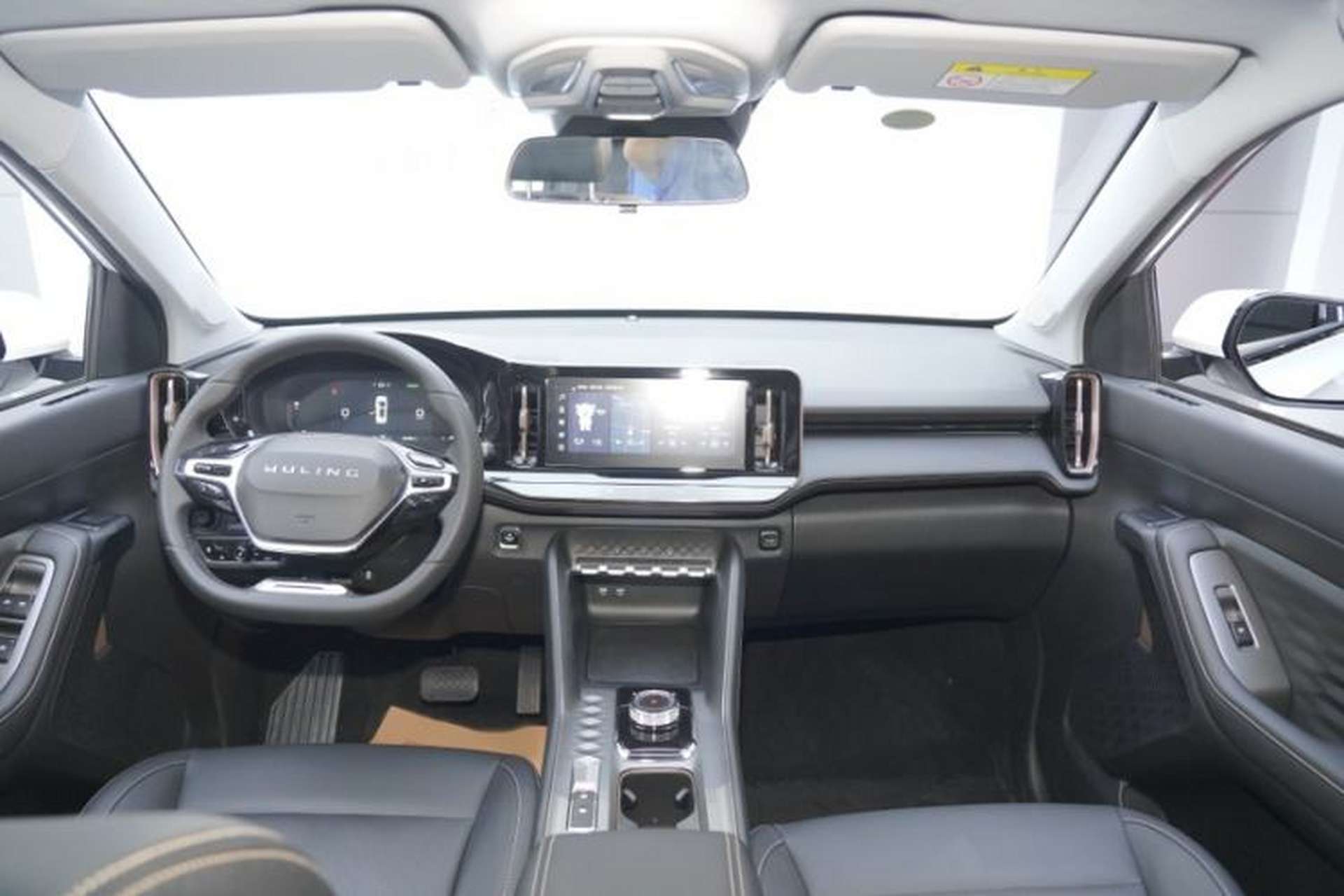 Used Wuling Xingyun 2023 2.0L DHT Flagship Edition Interior 1