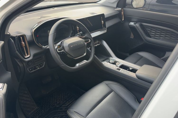 Used Wuling Xingyun 2023 2.0L DHT Standard Edition Interior 1
