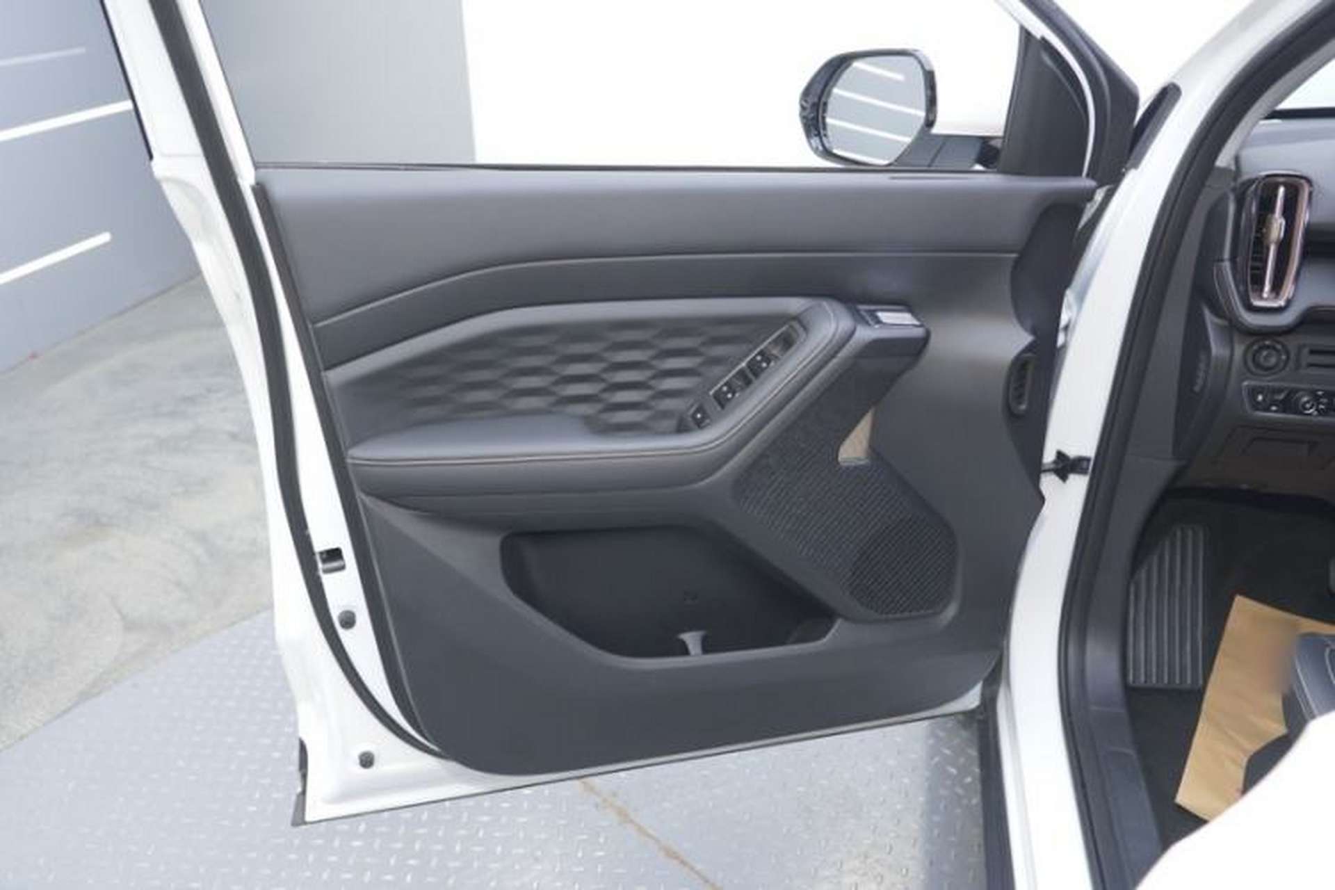 Used Wuling Xingyun 2023 2.0L DHT Flagship Edition Interior 11