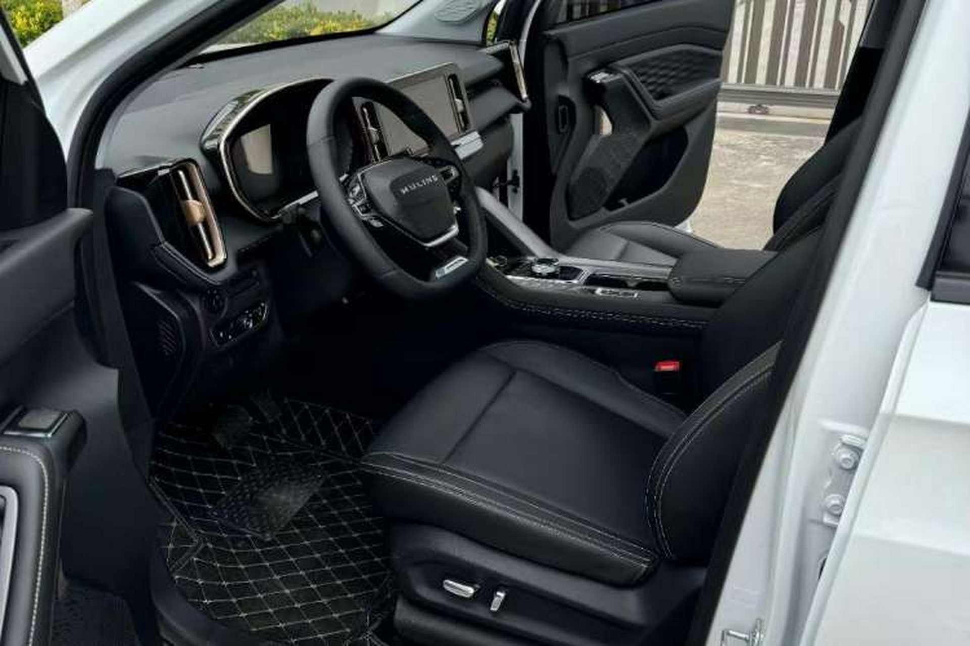 Used Wuling Xingyun 2023 2.0L DHT Flagship Edition Interior 2