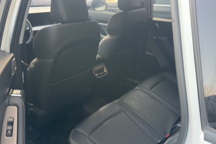 Used Wuling Xingyun 2023 2.0L DHT Standard Edition Interior 2