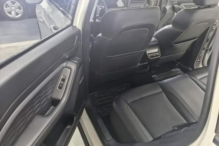 Used Wuling Xingyun 2023 2.0L DHT Flagship Edition Interior 3