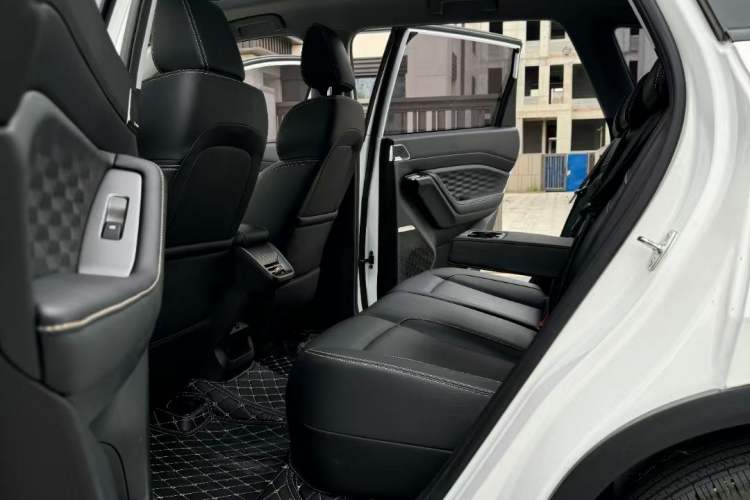 Used Wuling Xingyun 2023 2.0L DHT Flagship Edition Interior 3