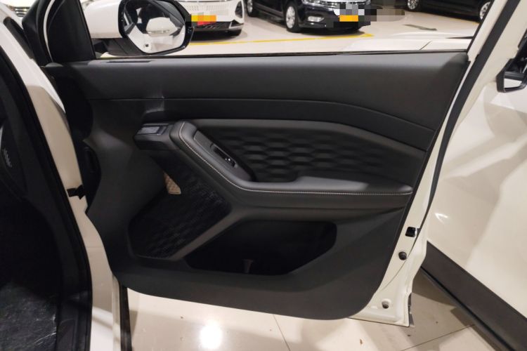 Used Wuling Xingyun 2023 2.0L DHT Flagship Edition Interior 5