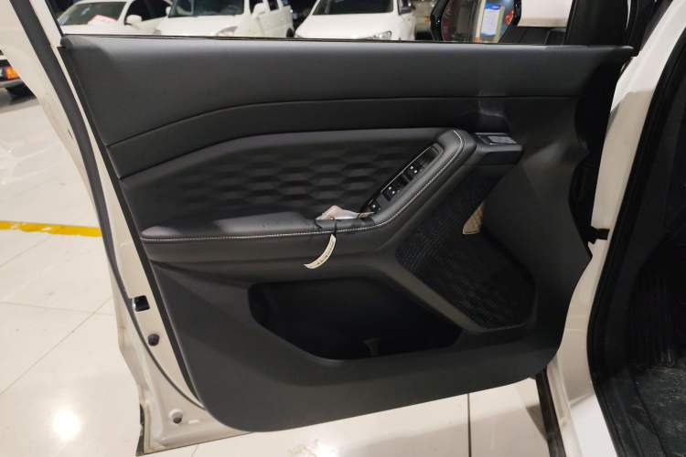 Used Wuling Xingyun 2023 2.0L DHT Flagship Edition Interior 7