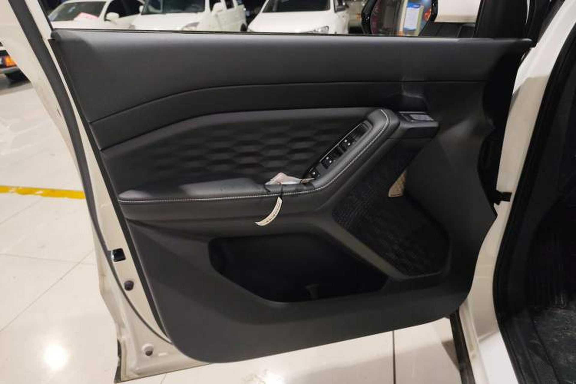 Used Wuling Xingyun 2023 2.0L DHT Flagship Edition Interior 7