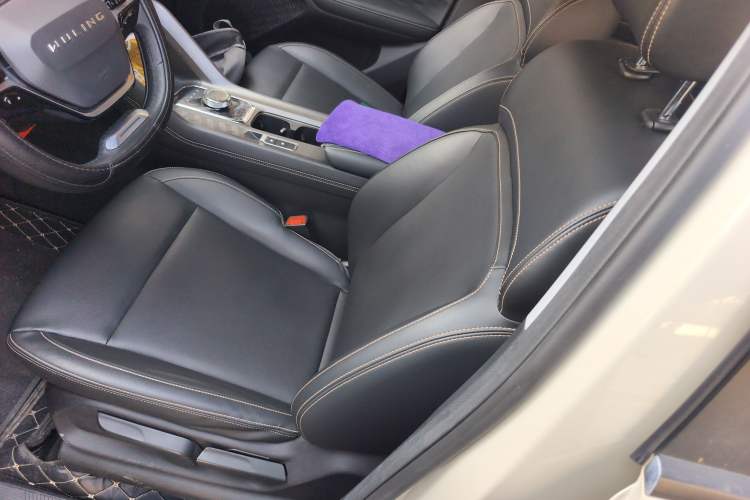 Used Wuling Xingyun 2023 2.0L DHT Standard Edition Left Front Seat