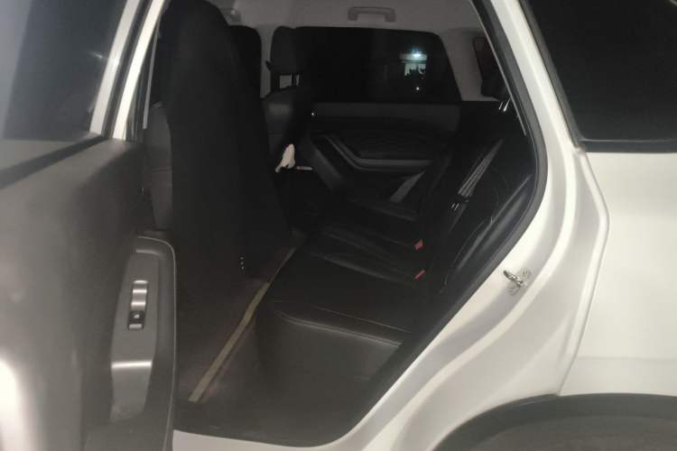 Used Wuling Xingyun 2023 2.0L DHT Standard Edition Left Rear Seat