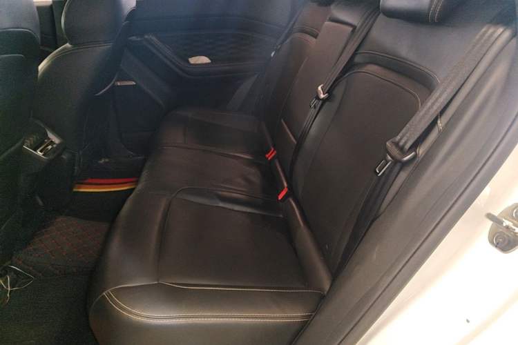 Used Wuling Xingyun 2023 2.0L DHT Flagship Edition Left Rear Seat