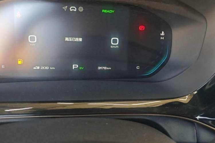 Used Wuling Xingyun 2023 2.0L DHT Flagship Edition Odometer Close Up