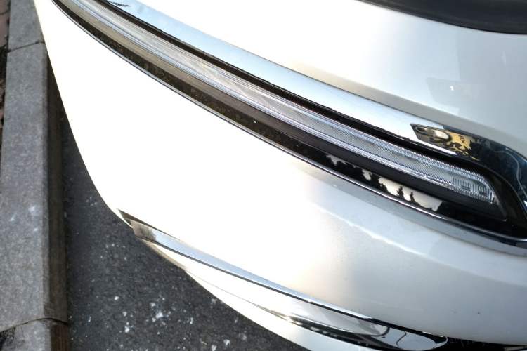 Used Wuling Xingyun 2023 2.0L DHT Standard Edition Right Front Headlight