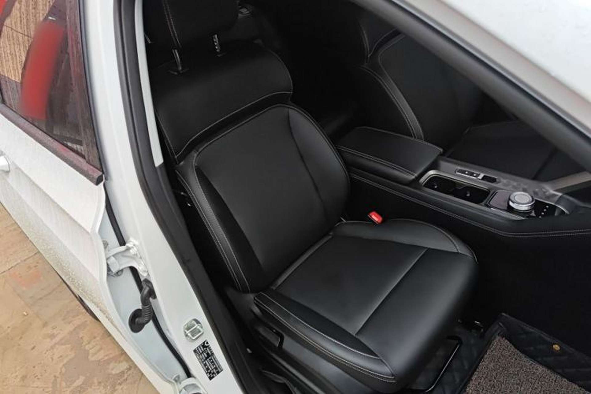 Used Wuling Xingyun 2023 2.0L DHT Standard Edition Right Front Seat