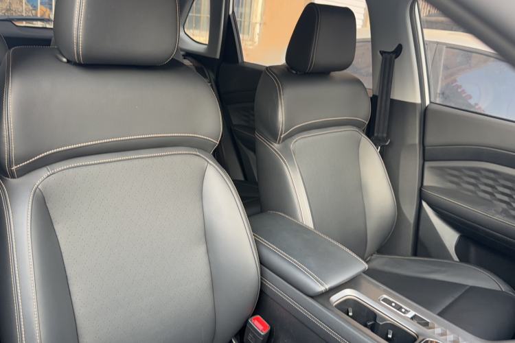 Used Wuling Xingyun 2023 2.0L DHT Standard Edition Right Front Seat