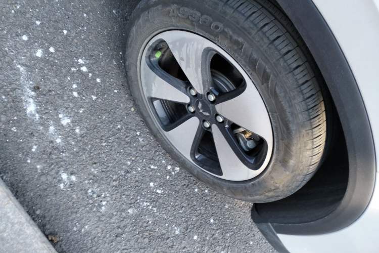 Used Wuling Xingyun 2023 2.0L DHT Standard Edition Right Front Wheel Hub