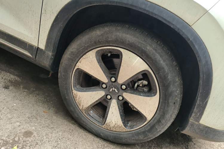 Used Wuling Xingyun 2023 2.0L DHT Flagship Edition Right Front Wheel Hub