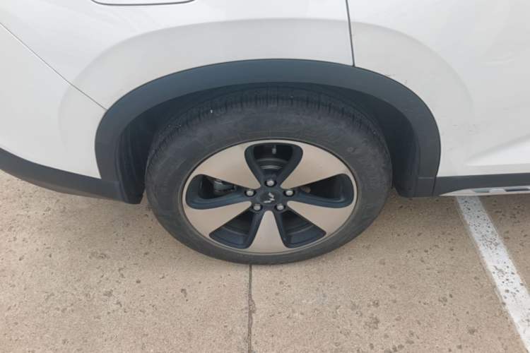 Used Wuling Xingyun 2023 2.0L DHT Flagship Edition Right Rear Wheel Hub