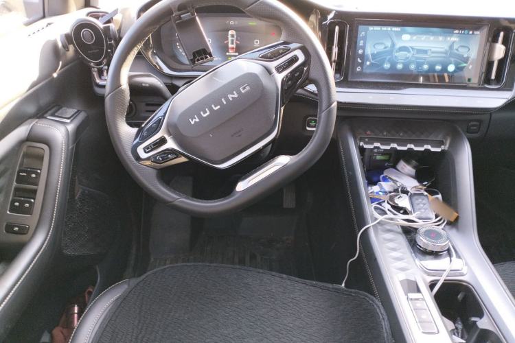Used Wuling Xingyun 2023 2.0L DHT Standard Edition Steering Wheel