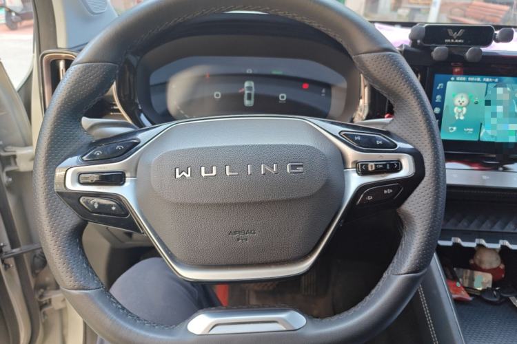 Used Wuling Xingyun 2023 2.0L DHT Flagship Edition Steering Wheel