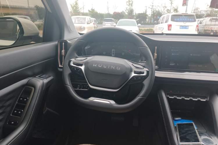 Used Wuling Xingyun 2023 2.0L DHT Flagship Edition Steering Wheel