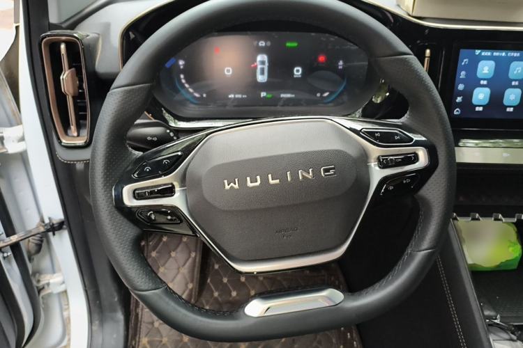 Used Wuling Xingyun 2023 2.0L DHT Flagship Edition Steering Wheel