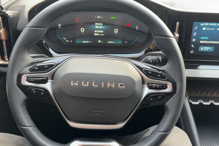 Used Wuling Xingyun 2023 2.0L DHT Standard Edition Steering Wheel