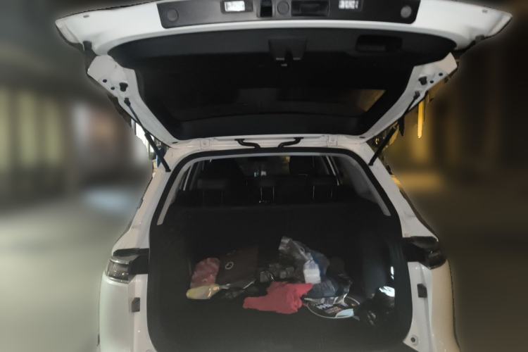 Used Wuling Xingyun 2023 2.0L DHT Standard Edition Trunk