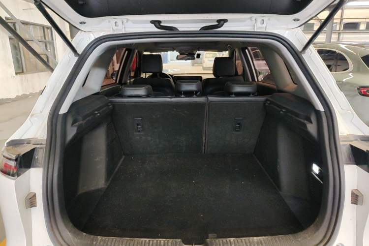 Used Wuling Xingyun 2023 2.0L DHT Flagship Edition Trunk
