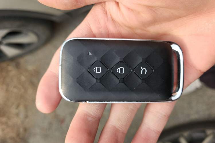Used Wuling Xingyun 2023 2.0L DHT Flagship Edition Vehicle Key