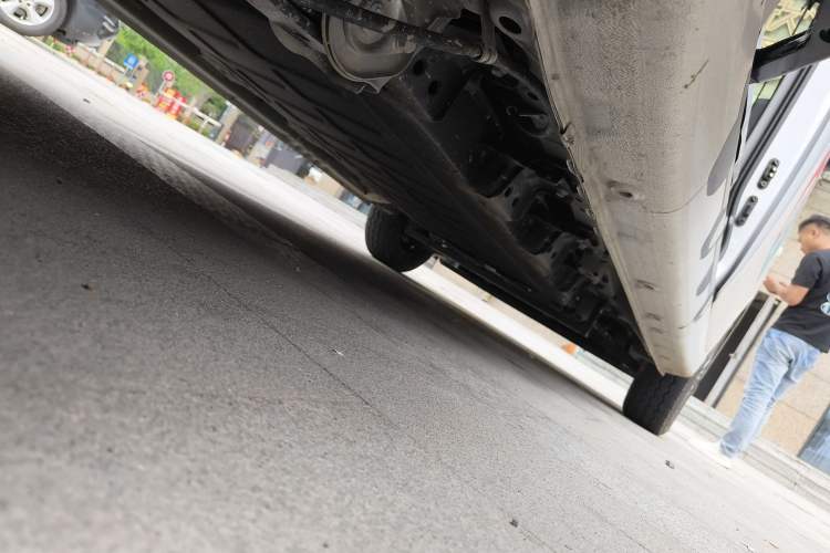Used Wuling Yangguang 2024 300KM Comfort Version Passenger Van 75kW Chassis Rear Right
