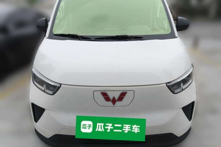 Used Wuling Yangguang 2024 300KM Comfort Version Passenger Van 75kW Front