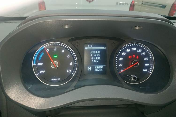 Used Wuling Yangguang 2024 300KM Comfort Version Passenger Van 75kW Instrument Cluster