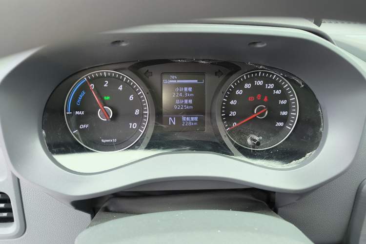 Used Wuling Yangguang 2024 300KM Comfort Version Passenger Van 75kW Instrument Cluster