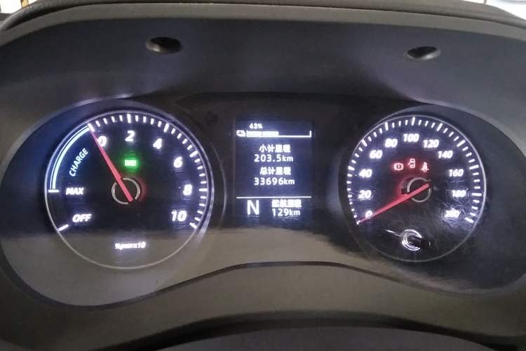 Used Wuling Yangguang 2024 300KM Comfort Version Passenger Van 75kW Instrument Cluster