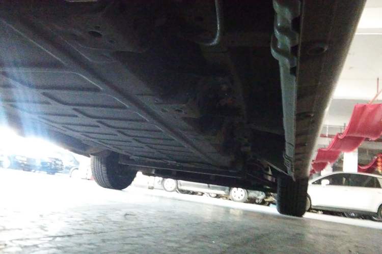 Used Wuling Yangguang 2024 300KM Comfort Version Passenger Van 75kW Left Side Sill