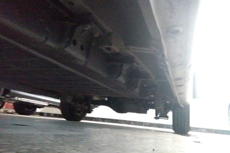 Used Wuling Yangguang 2024 300KM Comfort Version Passenger Van 75kW Right Side Sill