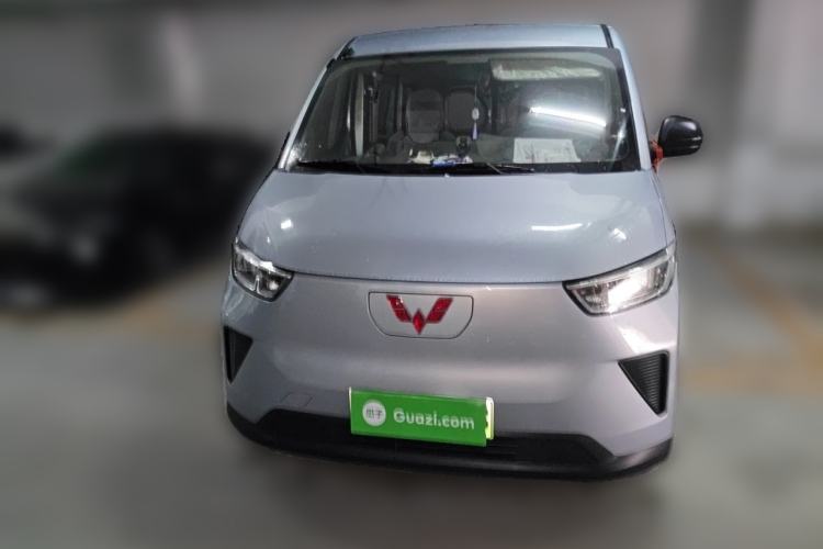 Used Wuling Yangguang 2024 300KM Comfort Version Passenger Van 75kW Front