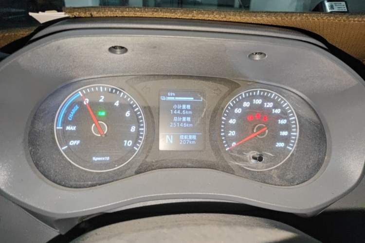 Used Wuling Yangguang 2024 300KM Comfort Version Passenger Van 75kW Instrument Cluster