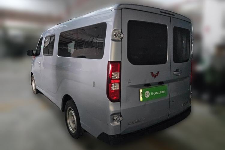 Used Wuling Yangguang 2024 300KM Comfort Version Passenger Van 75kW Rear Left 45 Deg