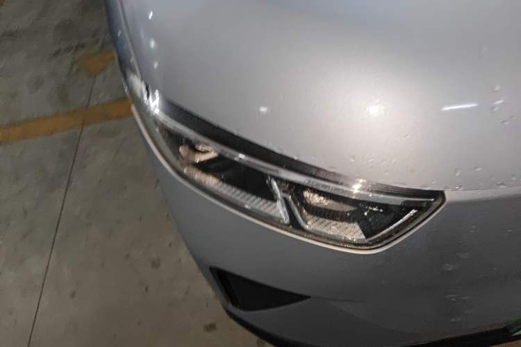 Used Wuling Yangguang 2024 300KM Comfort Version Passenger Van 75kW Right Front Headlight