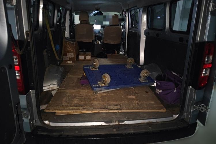 Used Wuling Yangguang 2024 300KM Comfort Version Passenger Van 75kW Trunk