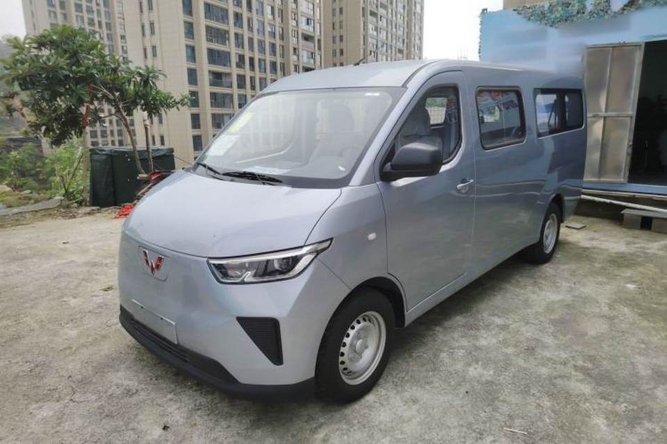 Wuling Yangguang 2024