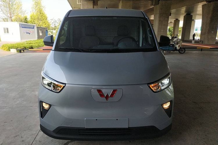 Used Wuling Yangguang 2024 300km Comfort Version with Sealed Windows 60kW Exterior 1