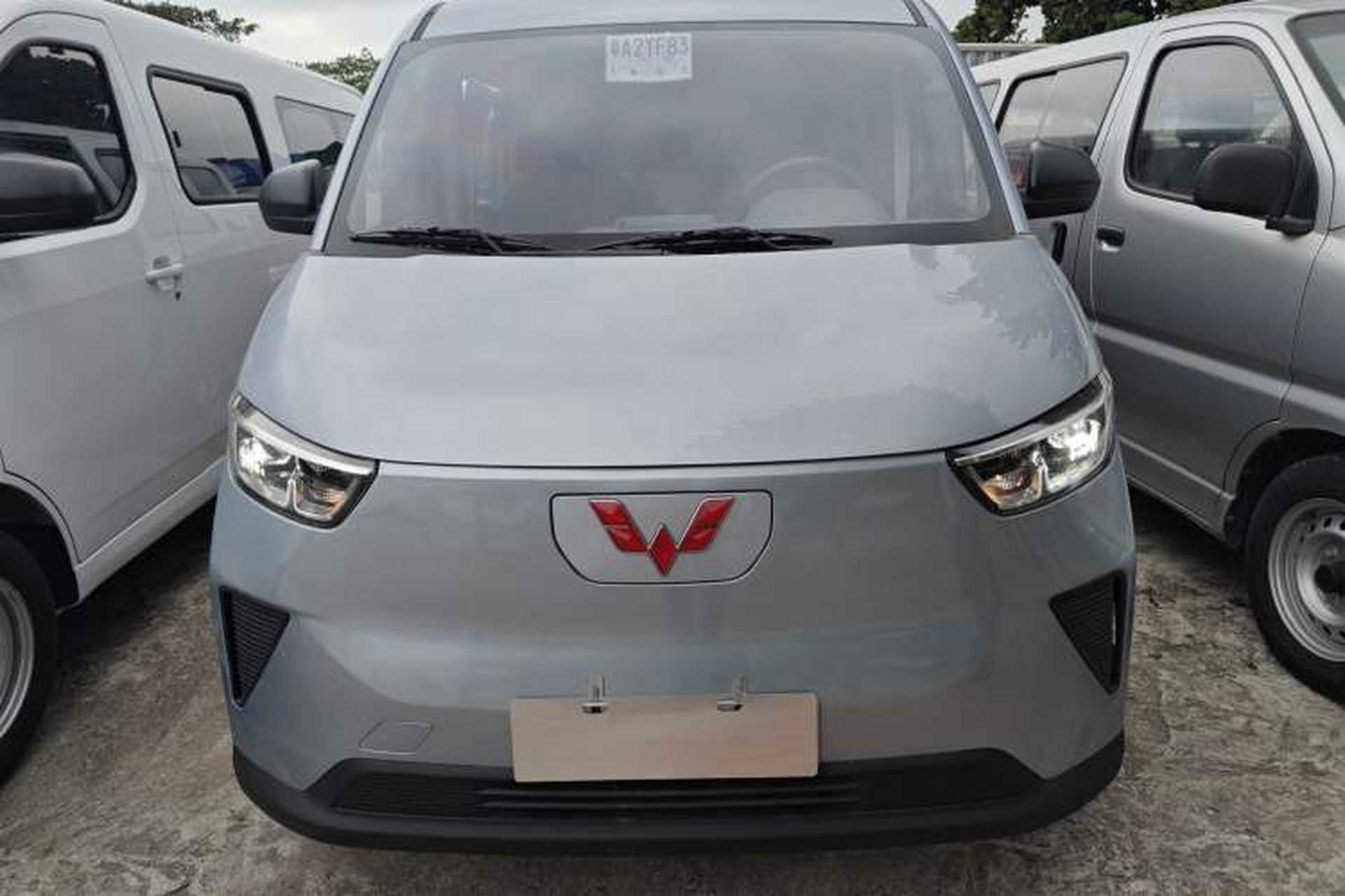 Used Wuling Yangguang 2024 300KM Comfort Version Passenger Van 75kW Exterior 1