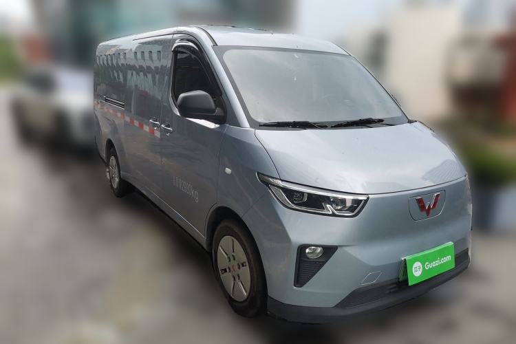 Used Wuling Yangguang 2024 300km Comfort Version with Sealed Windows 60kW Exterior 2