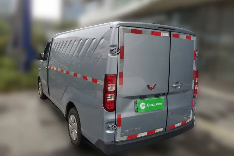 Used Wuling Yangguang 2024 300km Comfort Version with Sealed Windows 60kW Exterior 3