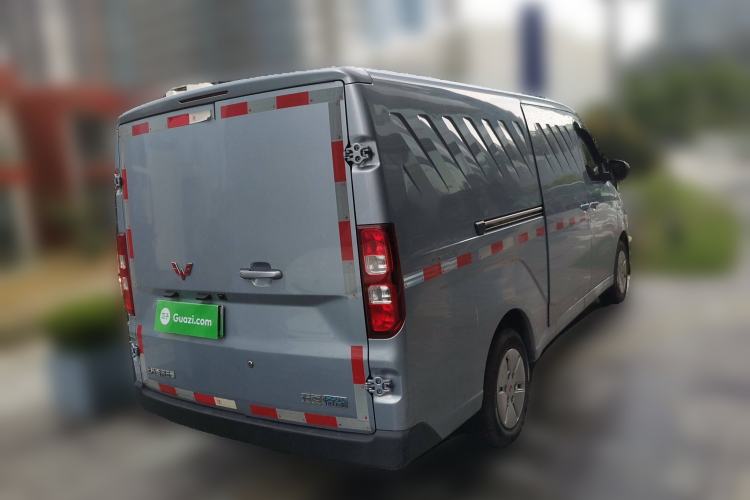 Used Wuling Yangguang 2024 300km Comfort Version with Sealed Windows 60kW Exterior 5