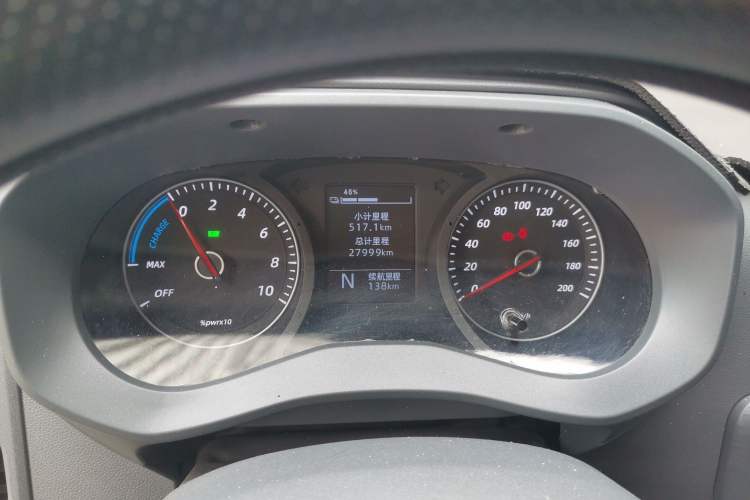 Used Wuling Yangguang 2024 300km Comfort Version with Sealed Windows 60kW Instrument Cluster