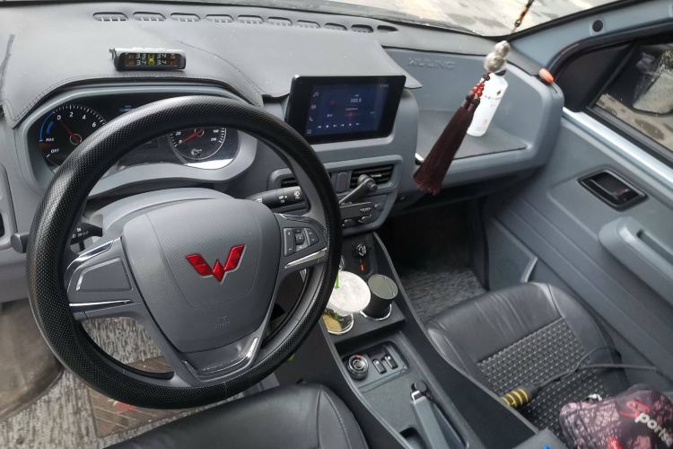 Used Wuling Yangguang 2024 300km Comfort Version with Sealed Windows 60kW Interior 2