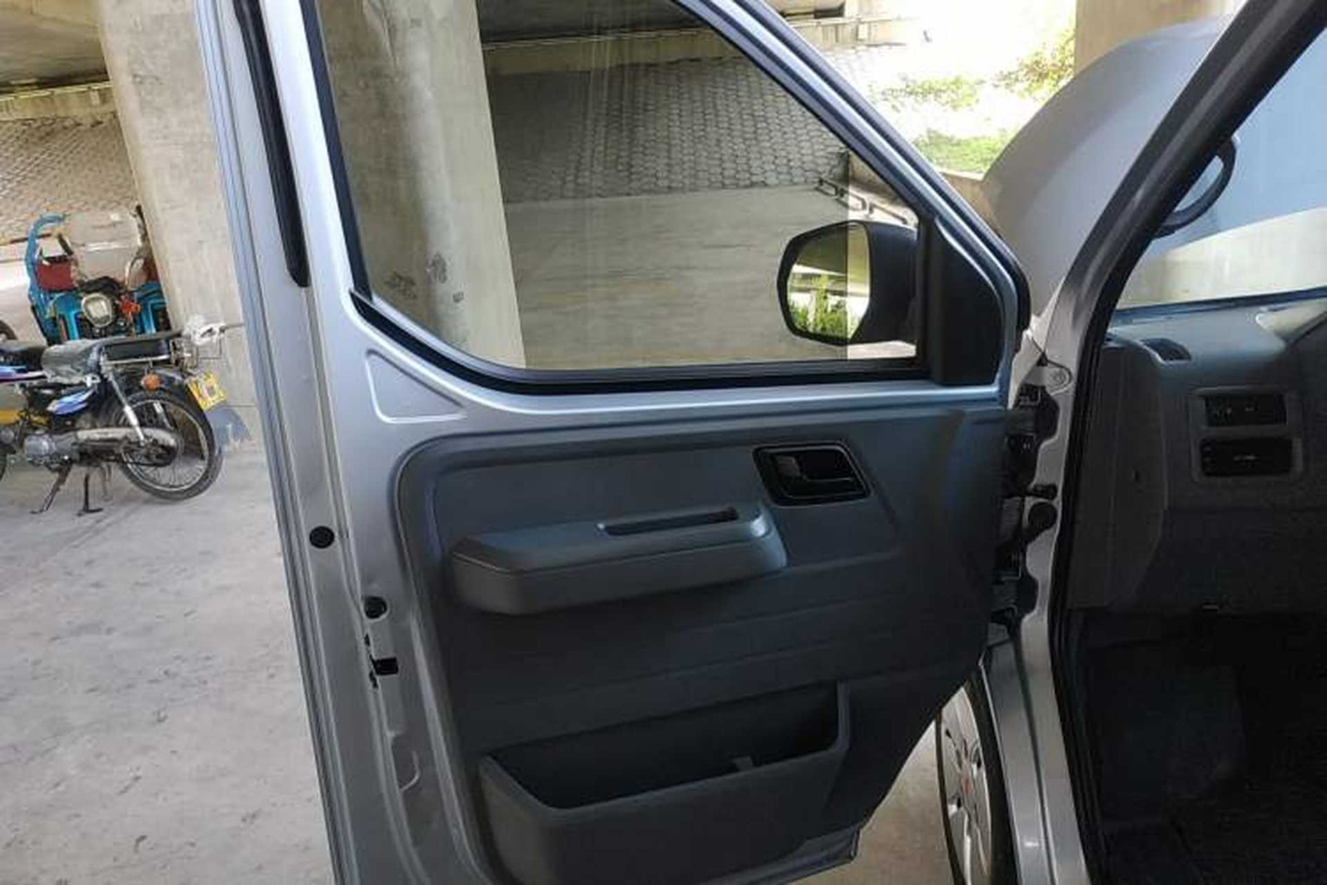 Used Wuling Yangguang 2024 300km Comfort Version with Sealed Windows 60kW Interior 7