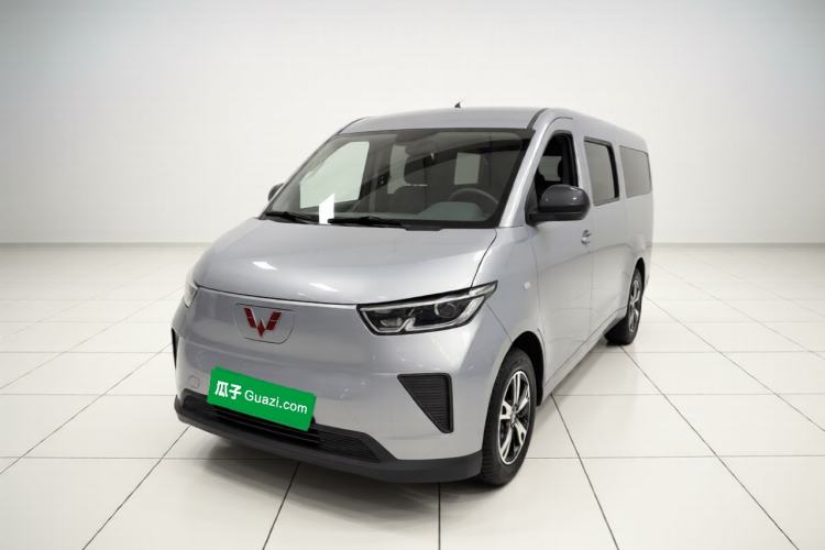 Wuling Yangguang 2024 300km Comfort-Grade Passenger Van 60kW